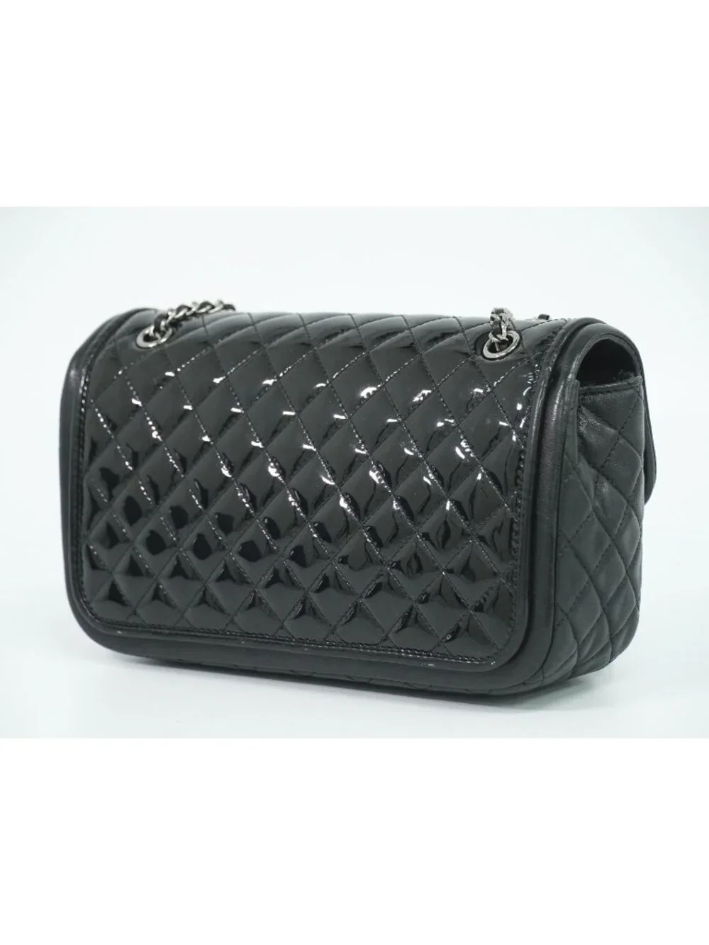 Chanel CC Logo Quilted Chain Shoulder Bag Patent Leather Black